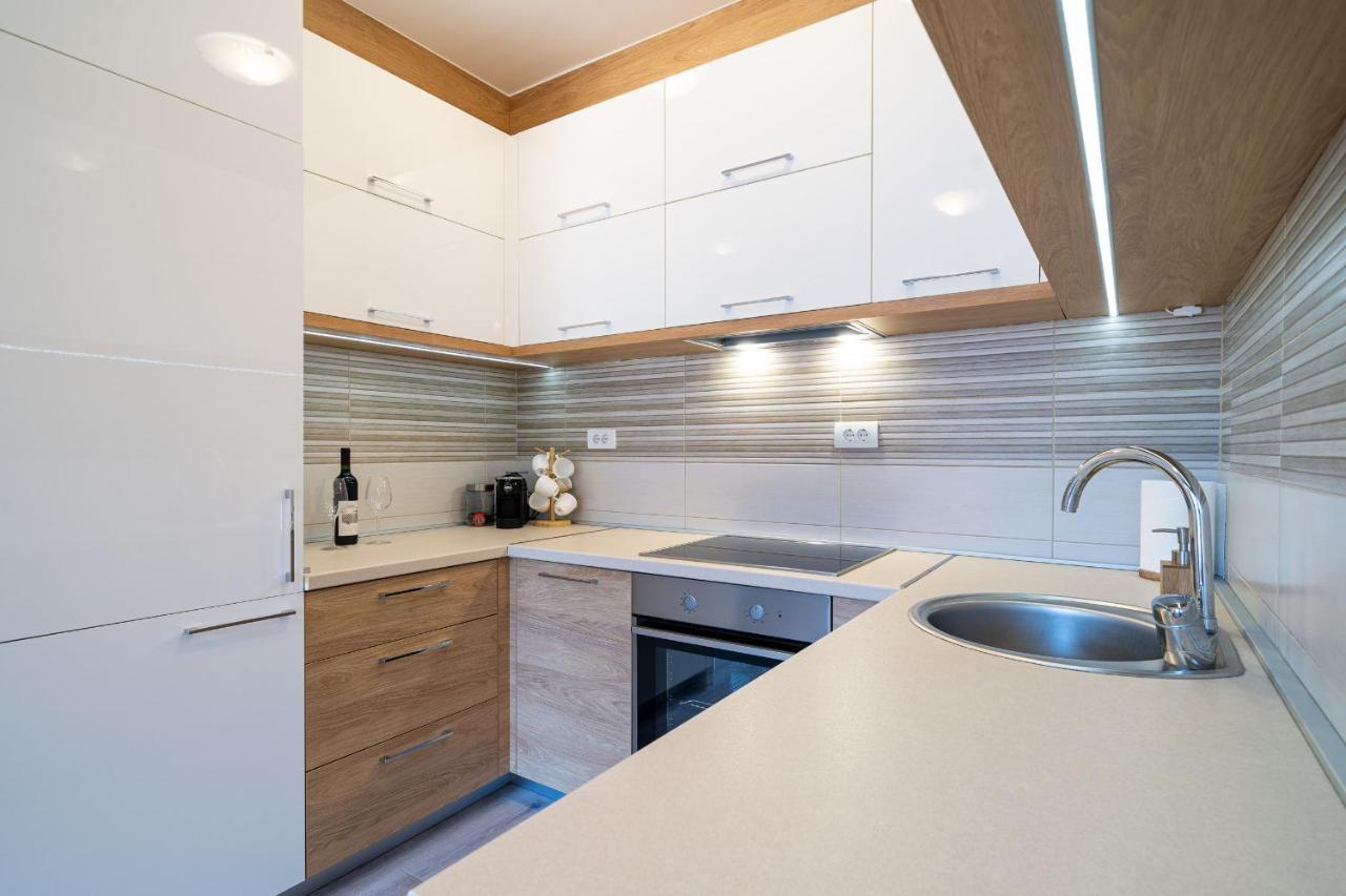 Boka View Luxury Suite - With Free Garage Parking 코토르 외부 사진