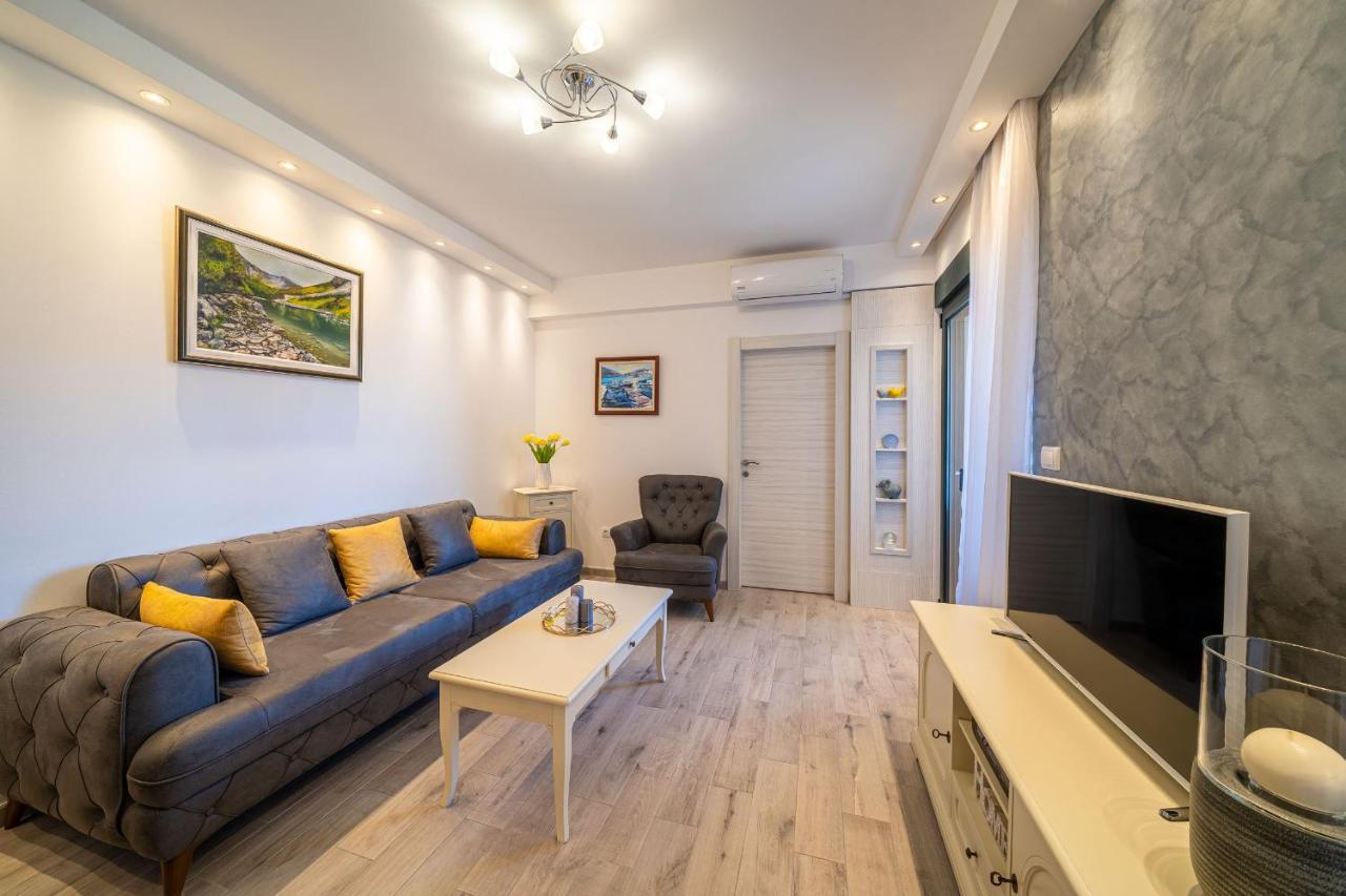 Boka View Luxury Suite - With Free Garage Parking 코토르 외부 사진