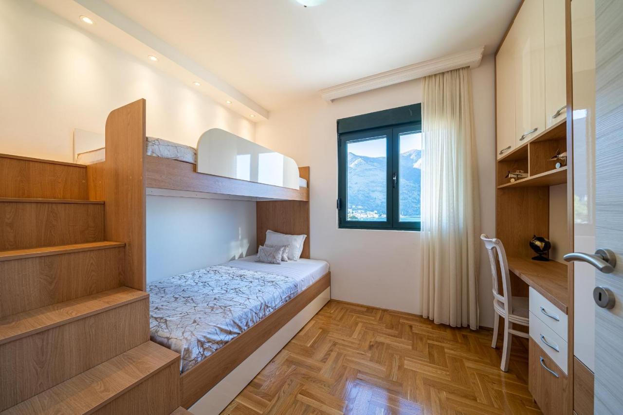 Boka View Luxury Suite - With Free Garage Parking 코토르 외부 사진