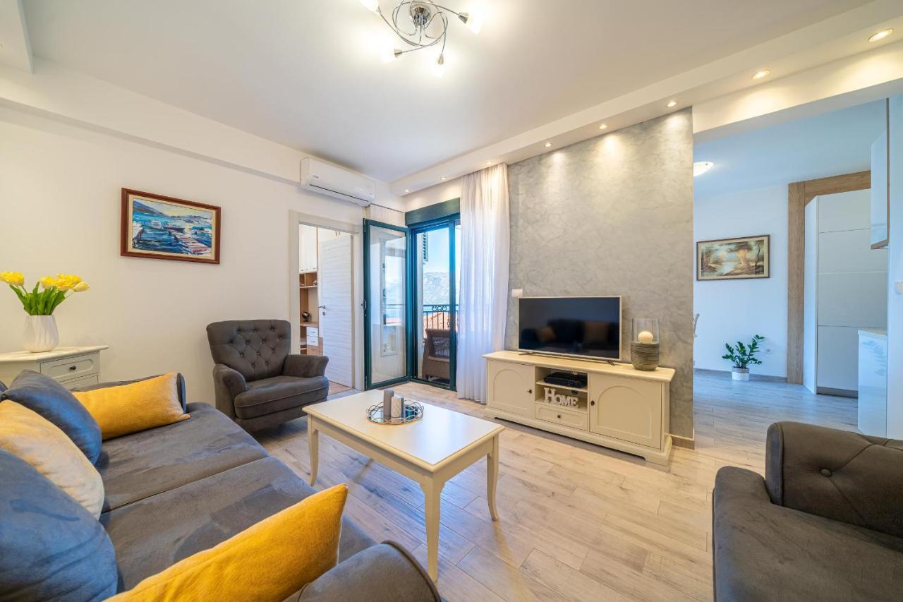 Boka View Luxury Suite - With Free Garage Parking 코토르 외부 사진